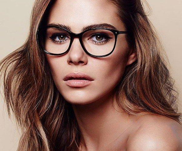 Модные очки для зрения: оправы для женщины после 50